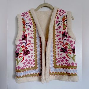 NWOT Vintage Printed Warm Sleeveless Vest in Pink/Beige